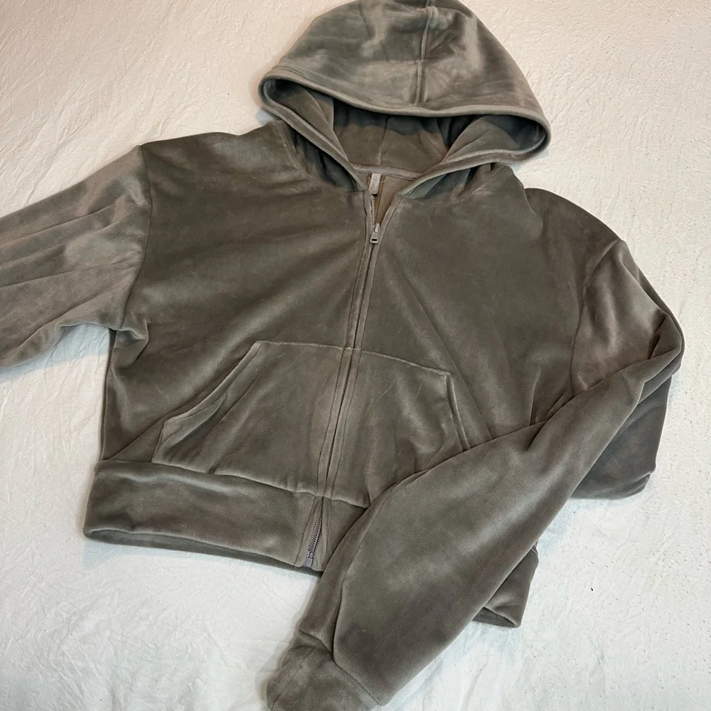 SKIMS Velour Zip Up Hoodie - Smoke - Picture 3 of 6
